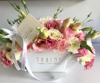 Abanico blanco rosas