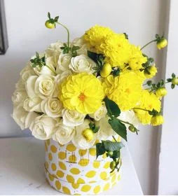 Box Grande Rosas Blancas y Dalias