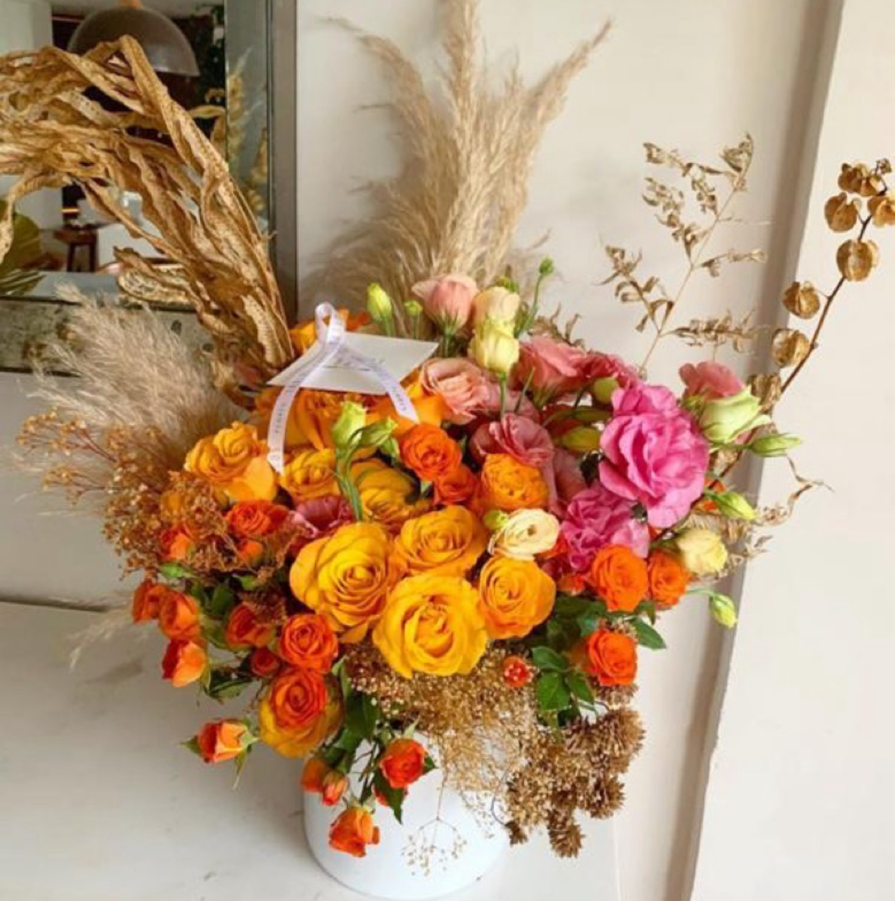 Mix naranja con follajes secos