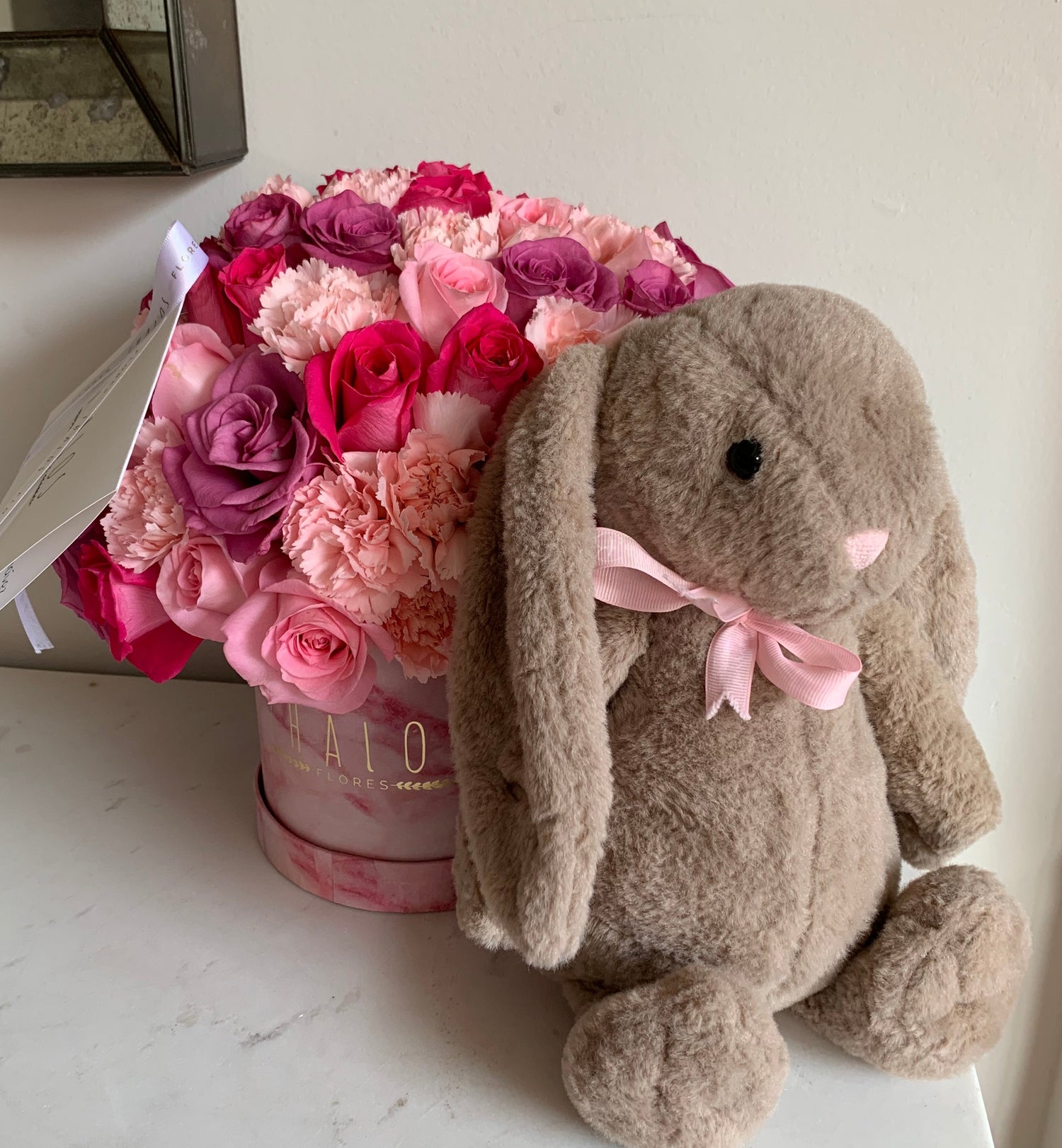 Box Mármol Rosa Mediano + conejo