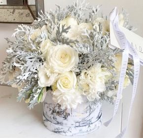 Box Grande Rosas Blancas y Dusty