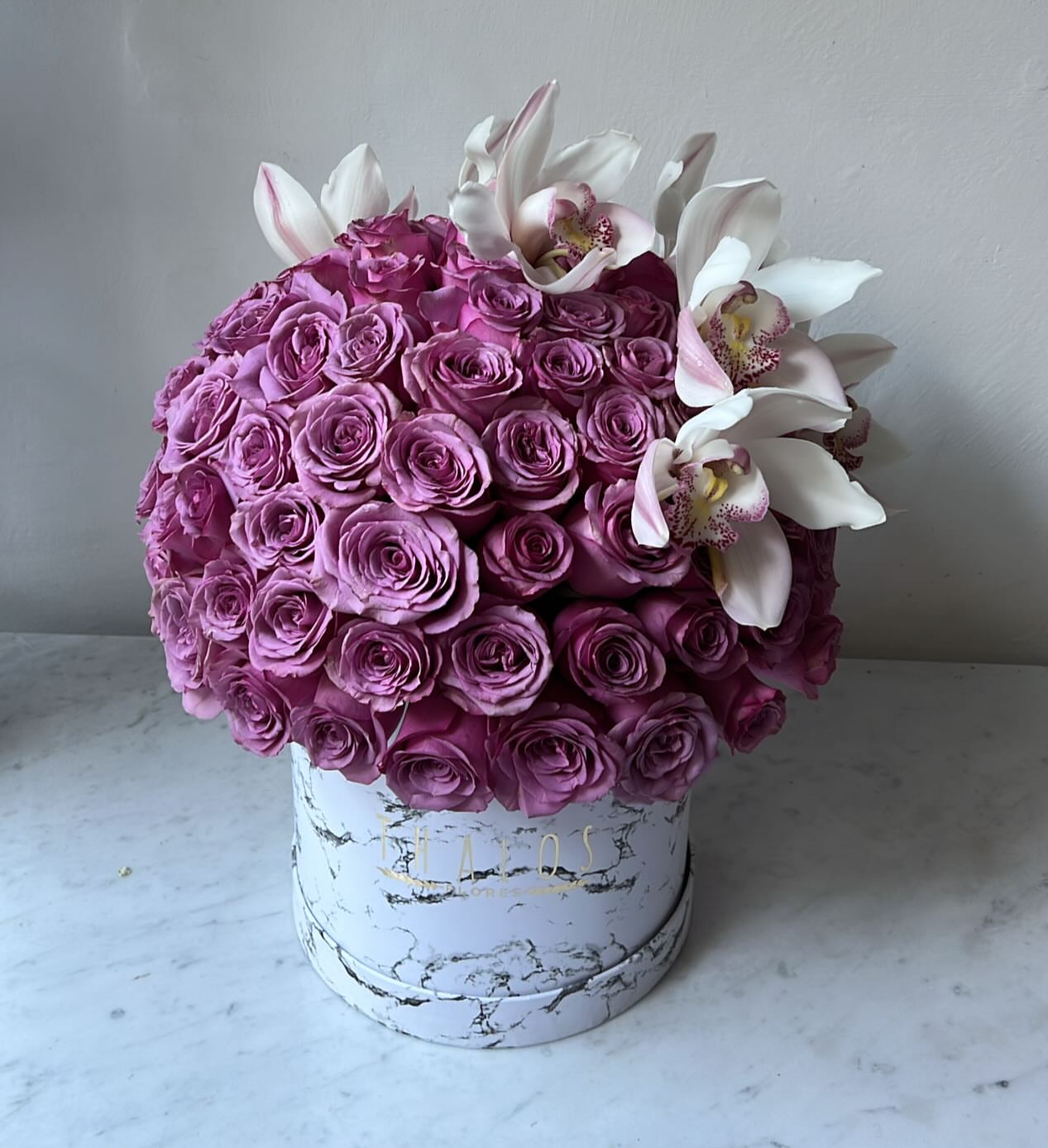 Box Mármol Blanco Grande Cool water y Cymbadium