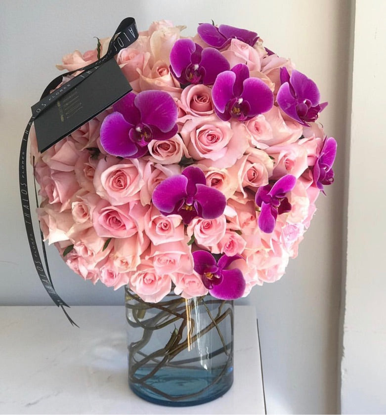 Esfera caricia con orquídeas