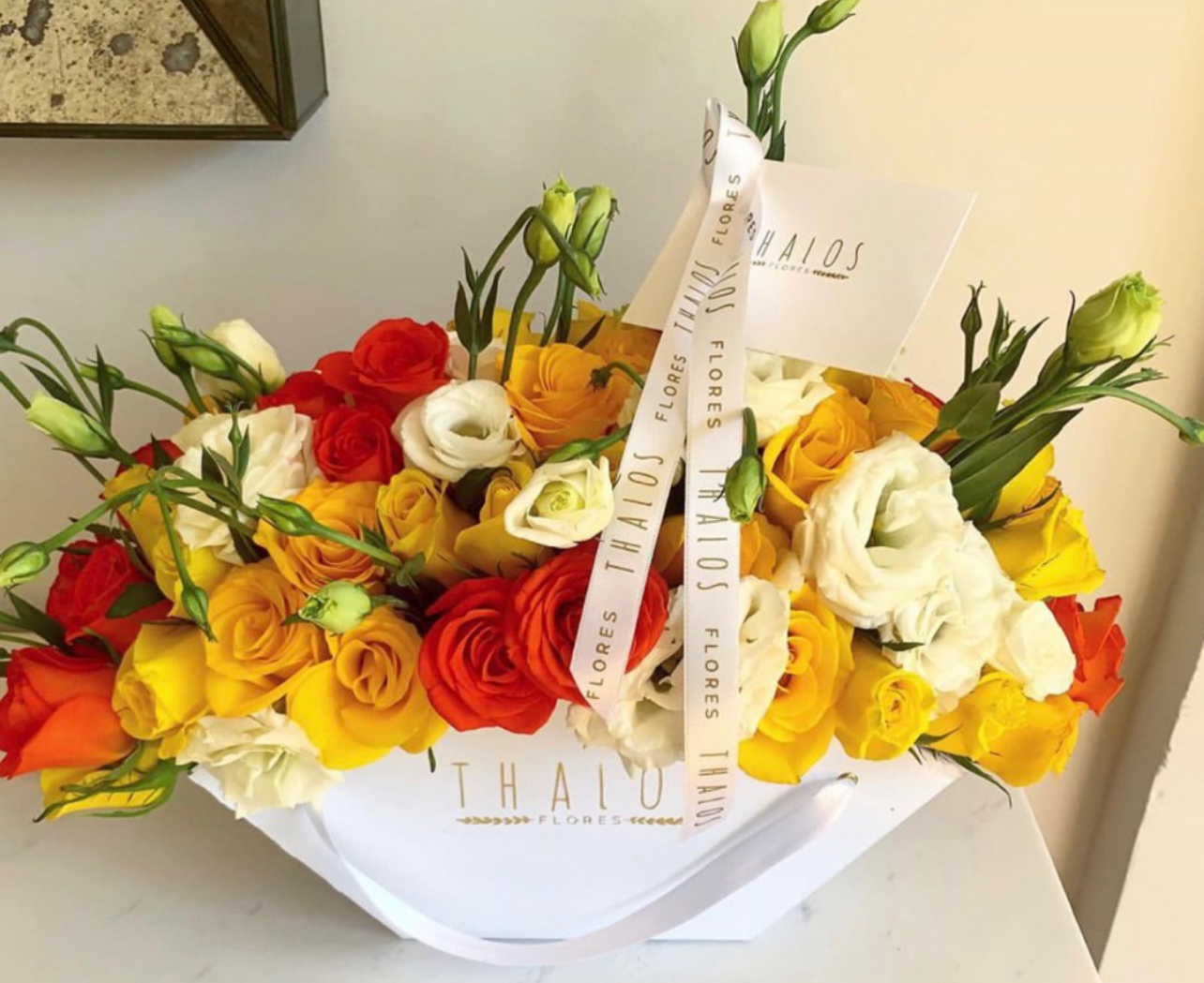 Abanico blanco amarillos